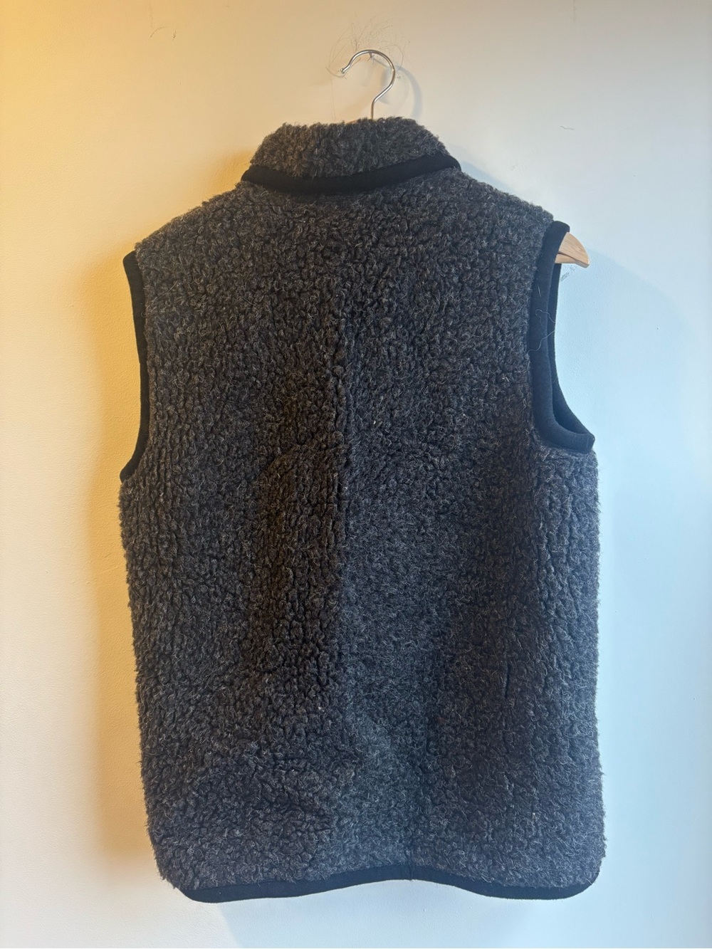 Alwero Sherpa Vest in Charcoal Gray - 100% Wool - Picture 2 of 3